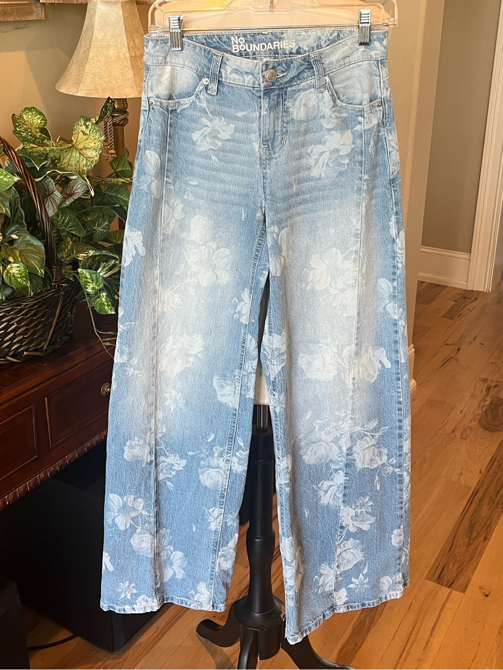 Light Blue Floral Wide-Leg Jeans New